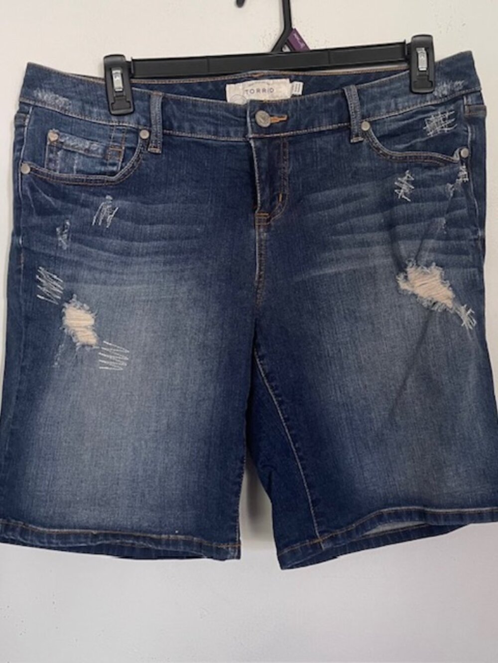 Torrid Denim Women's 14 Destroyed 9" Inseam Mid Rise Slim Jean Bermuda Short Z